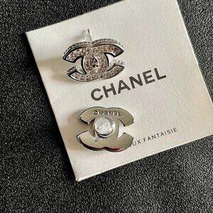 ✨✨Chanel earrings✨✨
